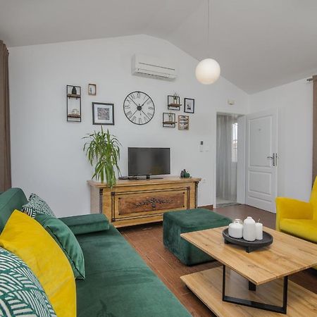 Apartment Marina Malinska Bagian luar foto