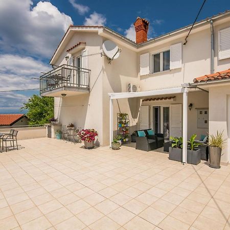 Apartment Marina Malinska Bagian luar foto