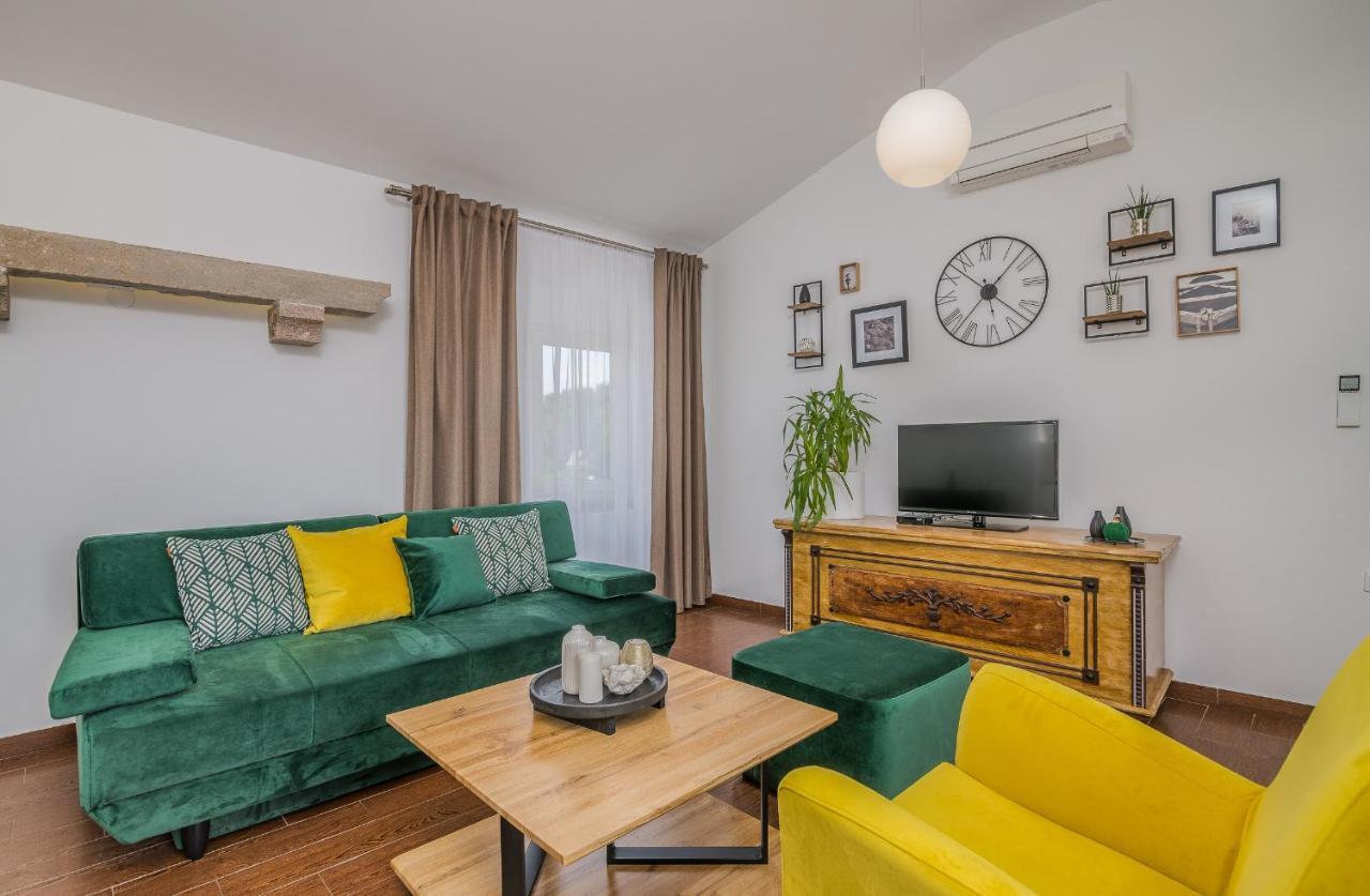 Apartment Marina Malinska Bagian luar foto