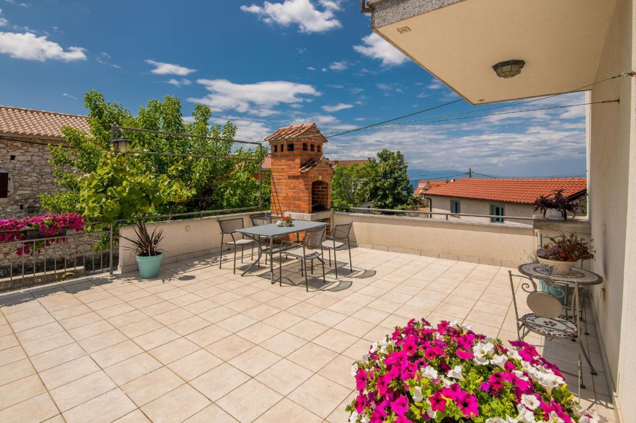 Apartment Marina Malinska Bagian luar foto