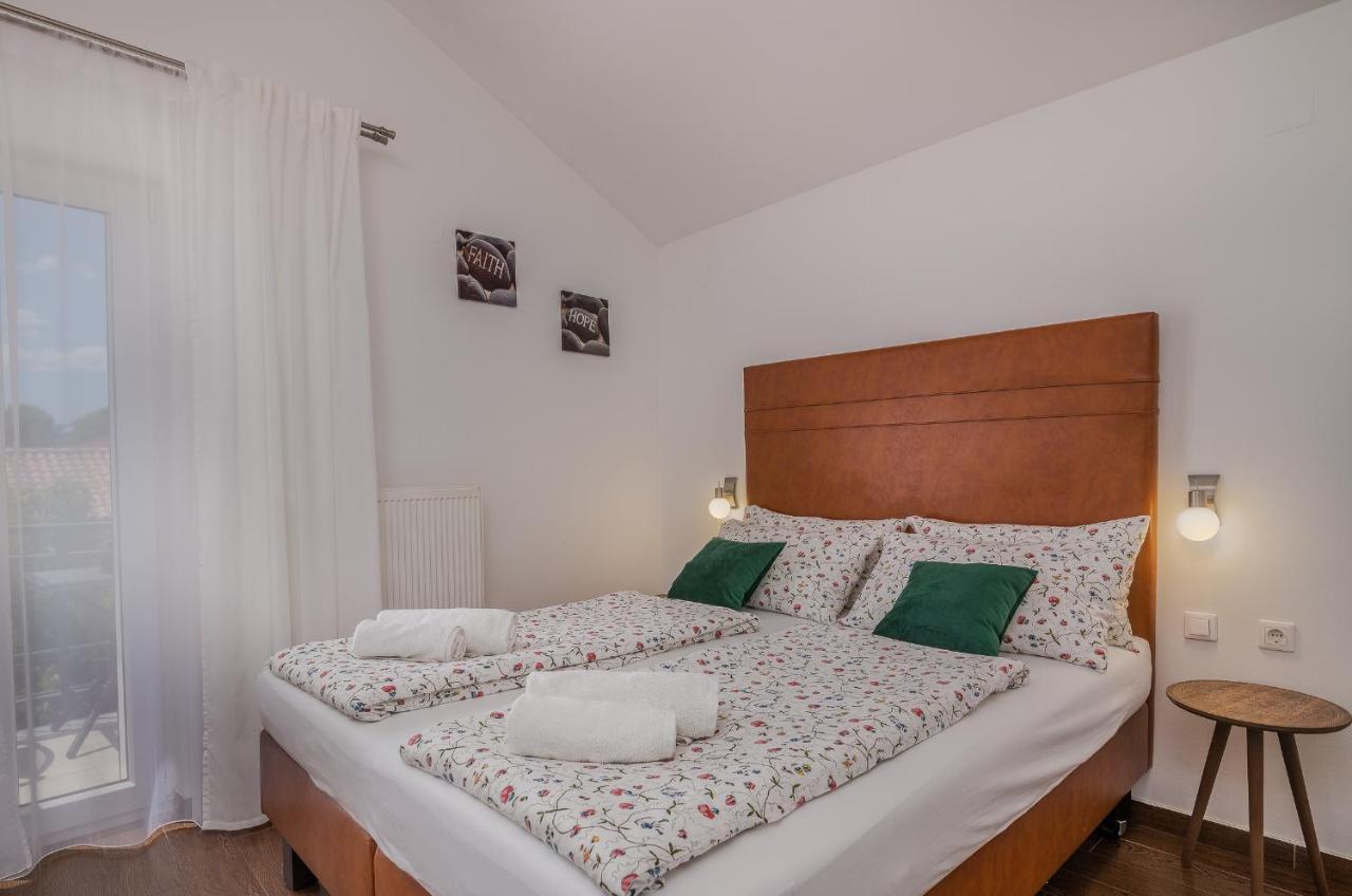Apartment Marina Malinska Bagian luar foto