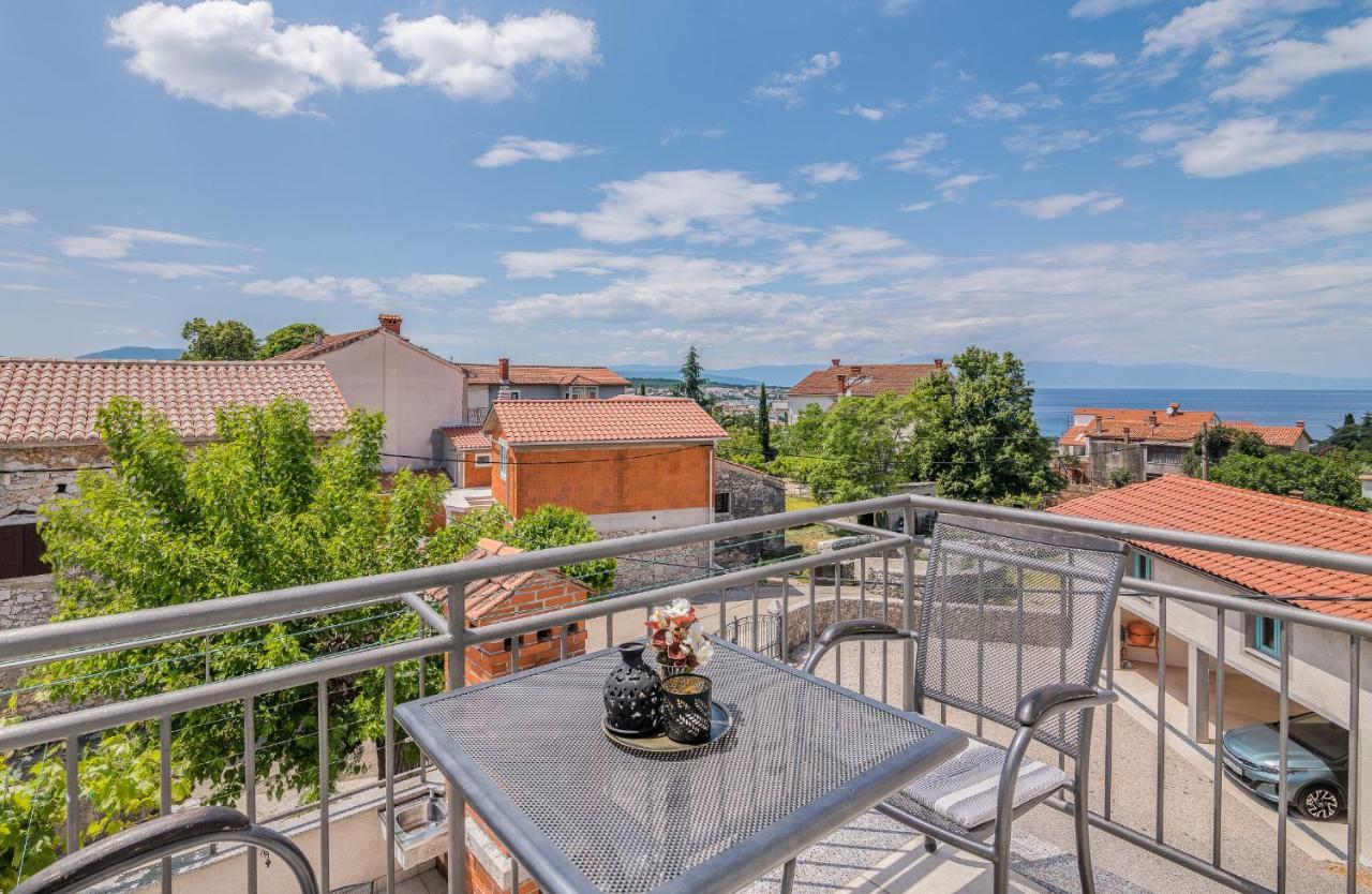 Apartment Marina Malinska Bagian luar foto