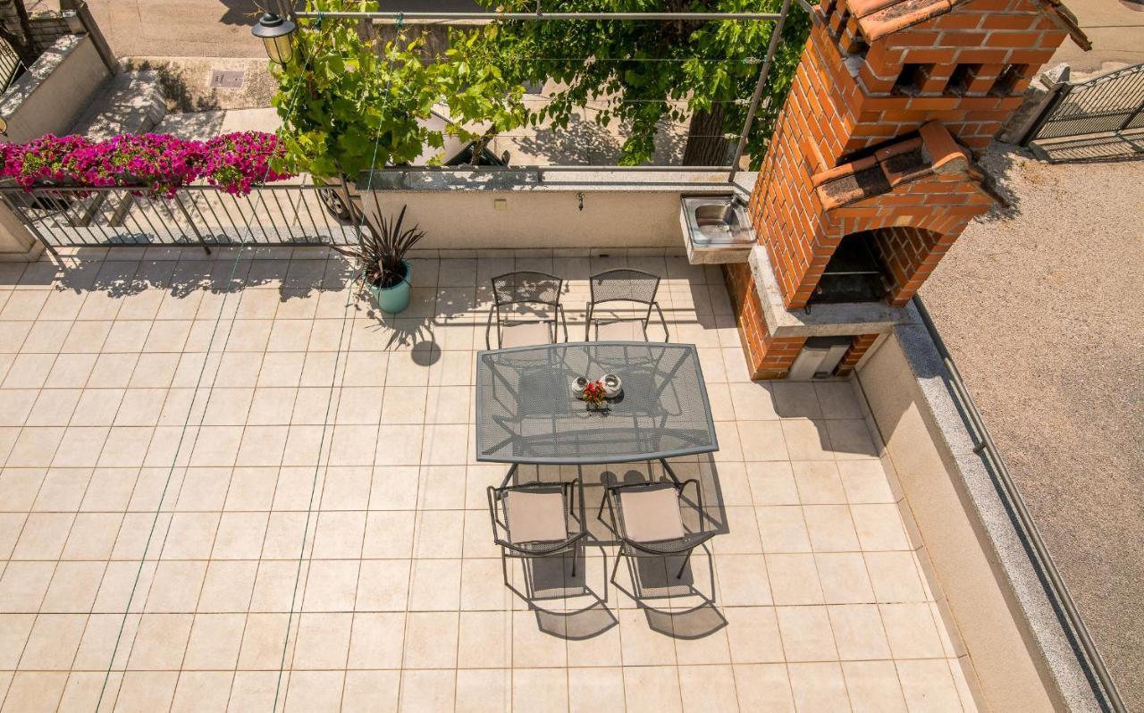 Apartment Marina Malinska Bagian luar foto