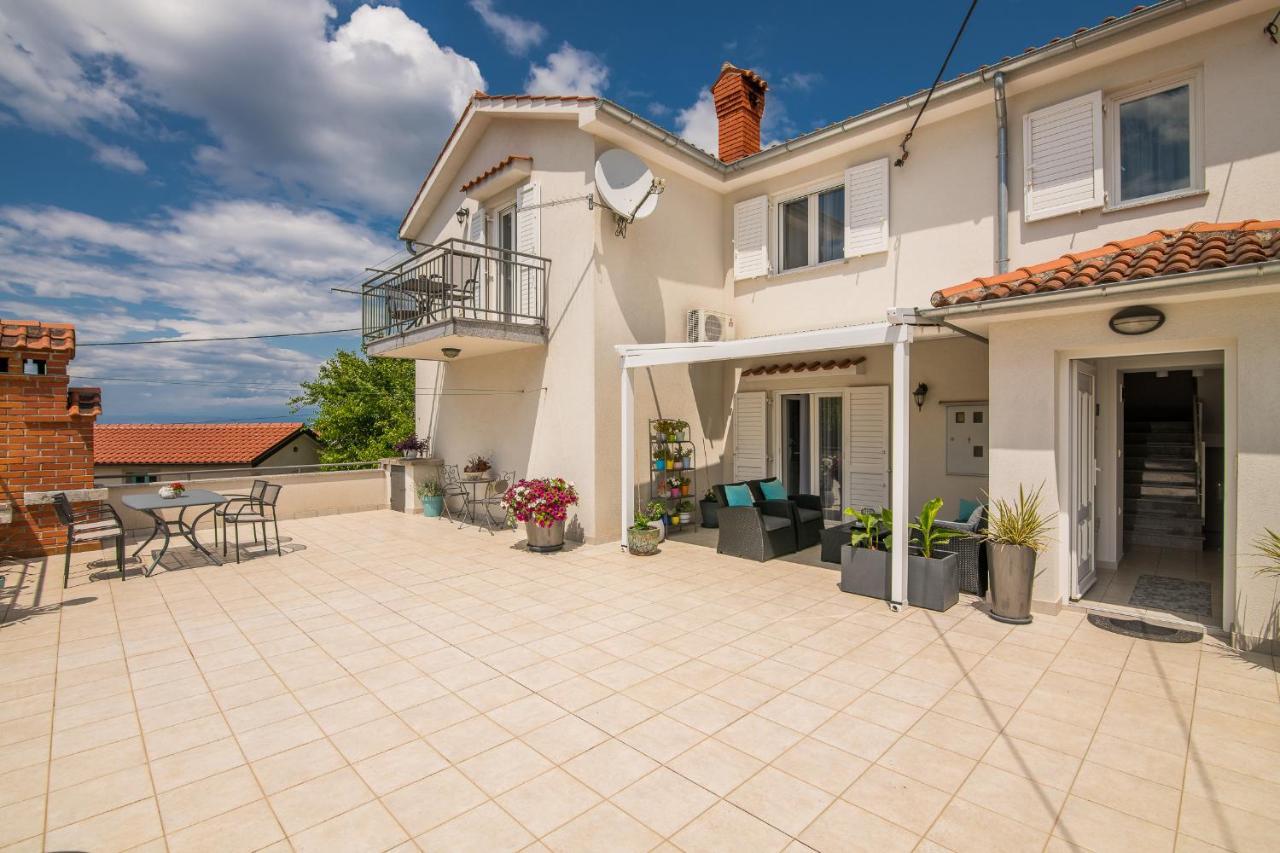 Apartment Marina Malinska Bagian luar foto