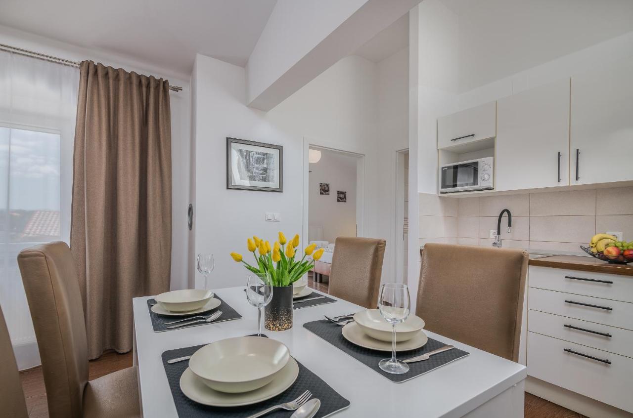 Apartment Marina Malinska Bagian luar foto