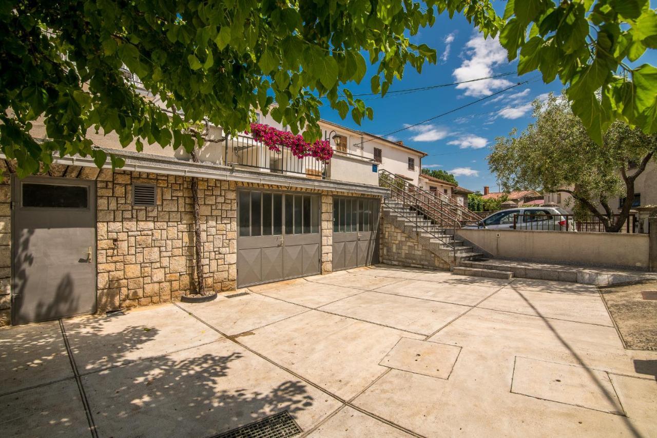Apartment Marina Malinska Bagian luar foto