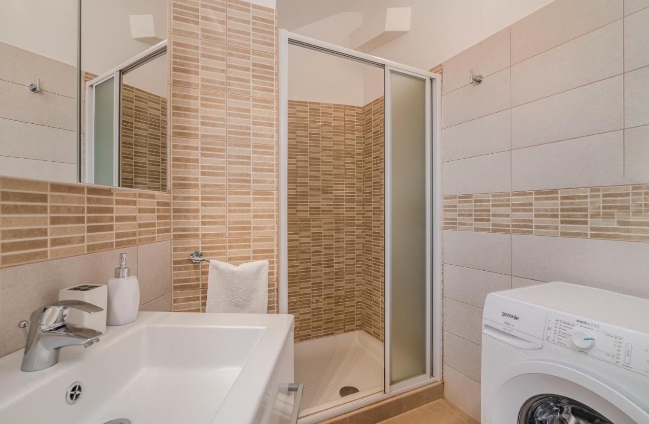Apartment Marina Malinska Bagian luar foto