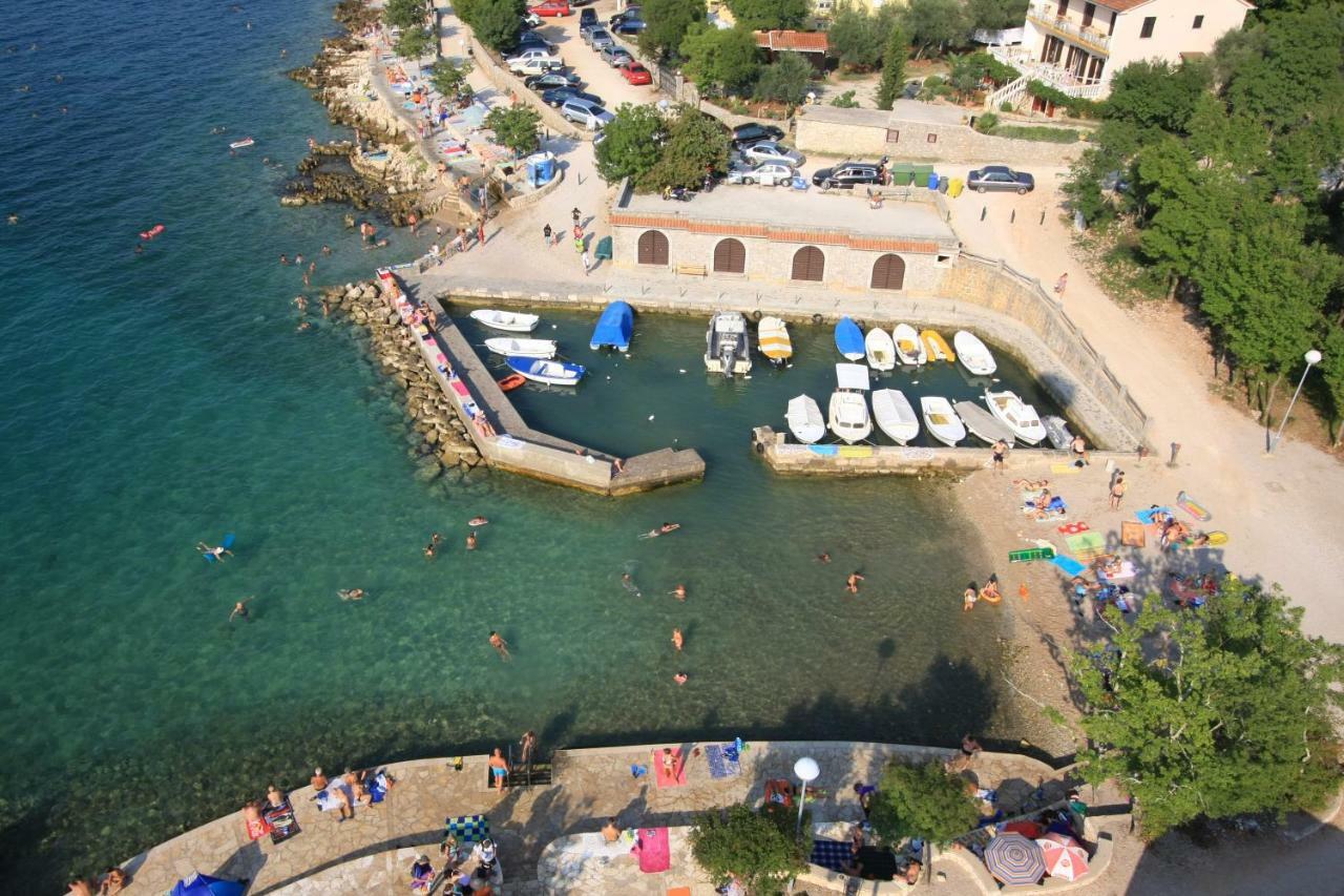 Apartment Marina Malinska Bagian luar foto